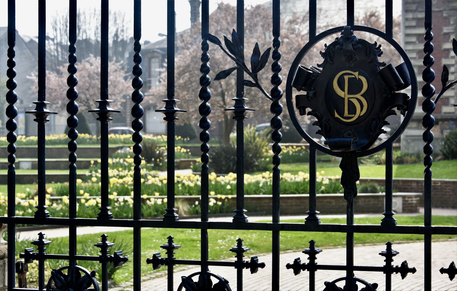Nikon D810 sample photo. Grid, benedictine palace, garden photography