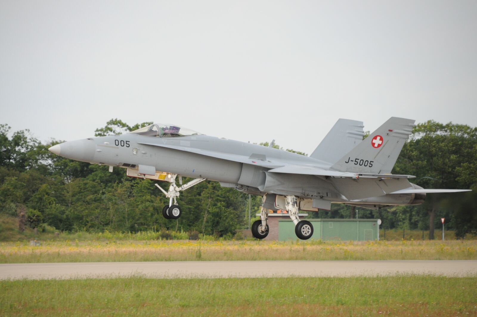 Nikon D5000 sample photo. Aircraft, military, airport photography