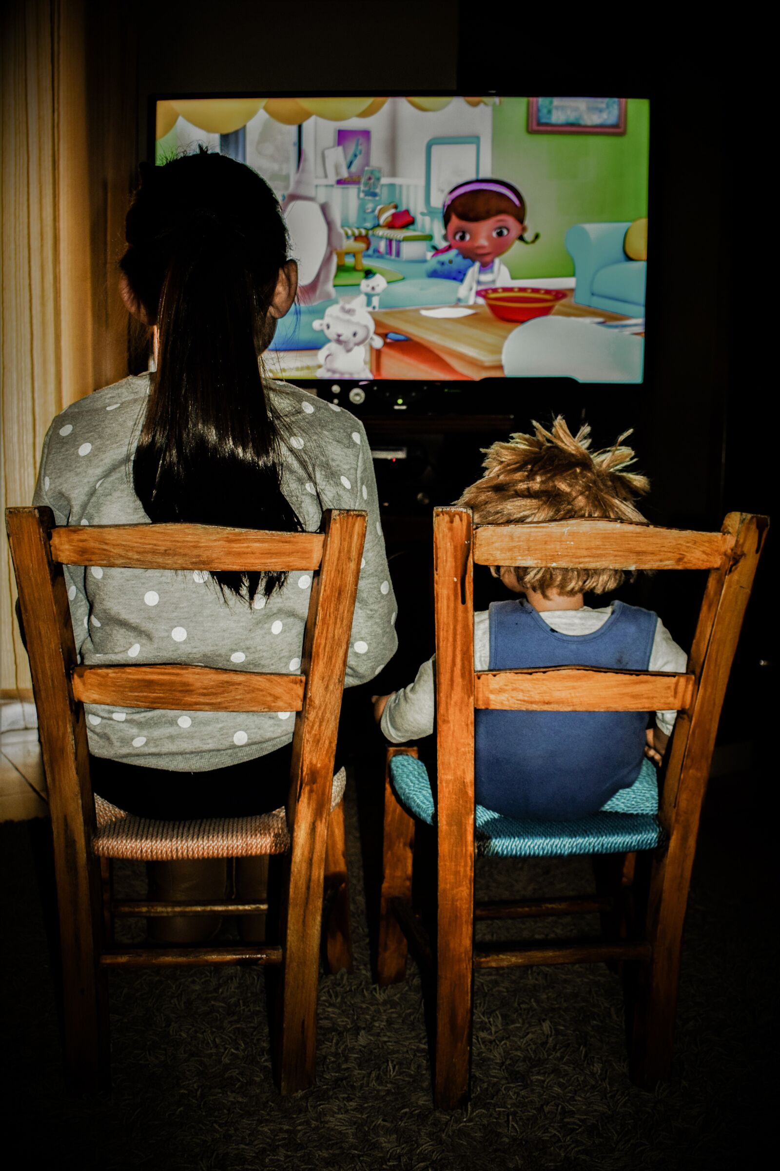 Nikon D3300 sample photo. Watching tv, girl, television photography