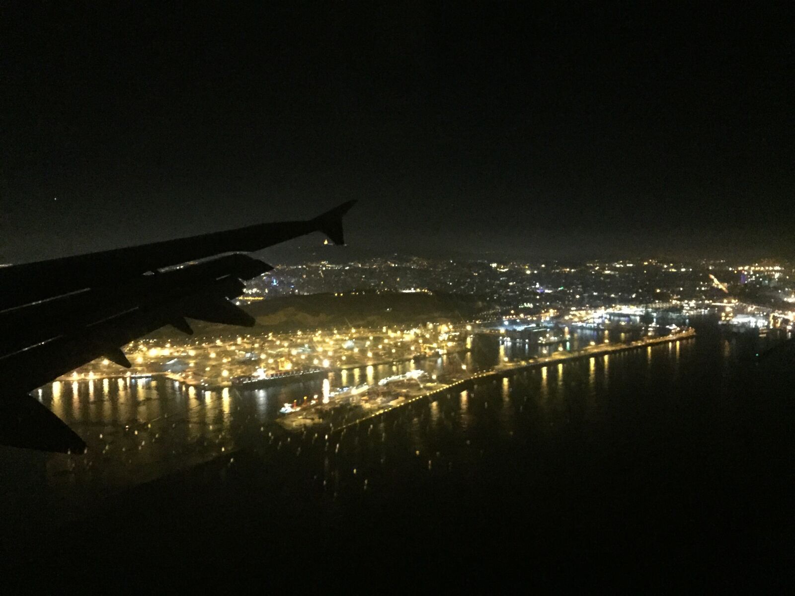 Apple iPhone 6 sample photo. Airplane, night view, spain photography
