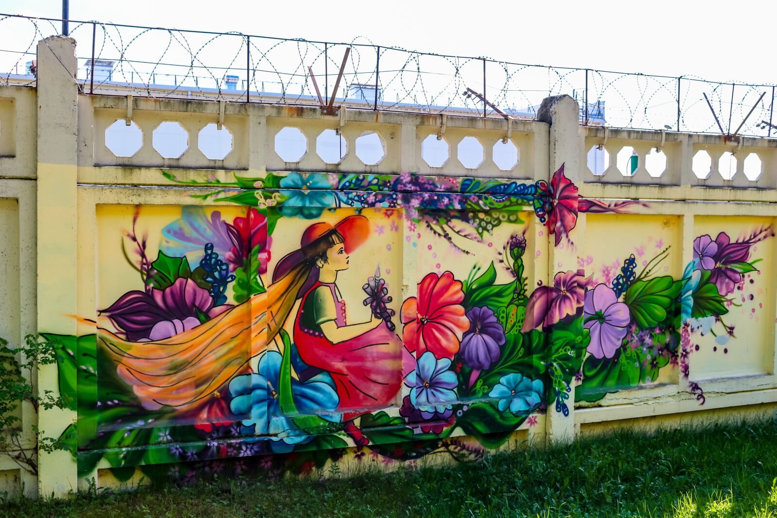 Canon EOS 100D (EOS Rebel SL1 / EOS Kiss X7) sample photo. Graffiti, figure, art photography