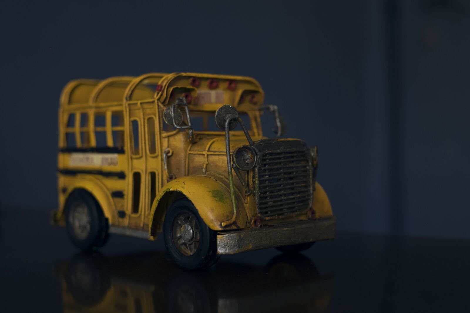 Fujifilm X-T1 + Fujifilm XF 35mm F1.4 R sample photo. Bus, toy, cart photography