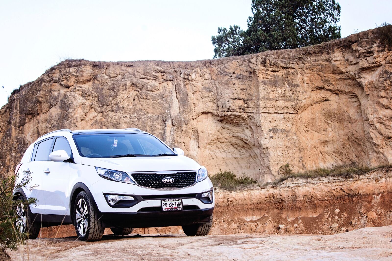 Canon EOS 760D (EOS Rebel T6s / EOS 8000D) sample photo. Car, jeep, tire, vehicle photography