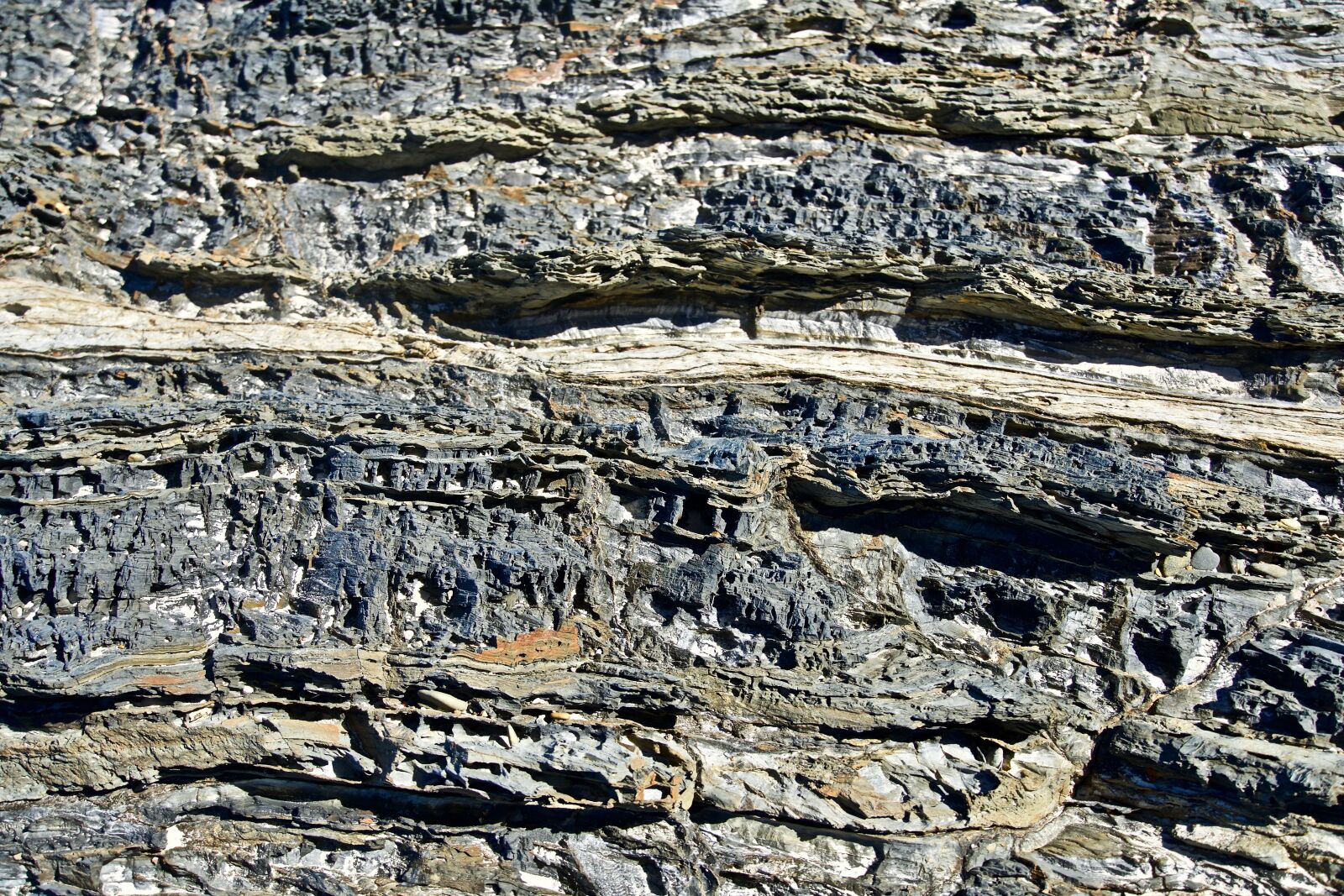 Sony E 18-135mm F3.5-5.6 OSS sample photo. Rock, geomorphology, geology photography