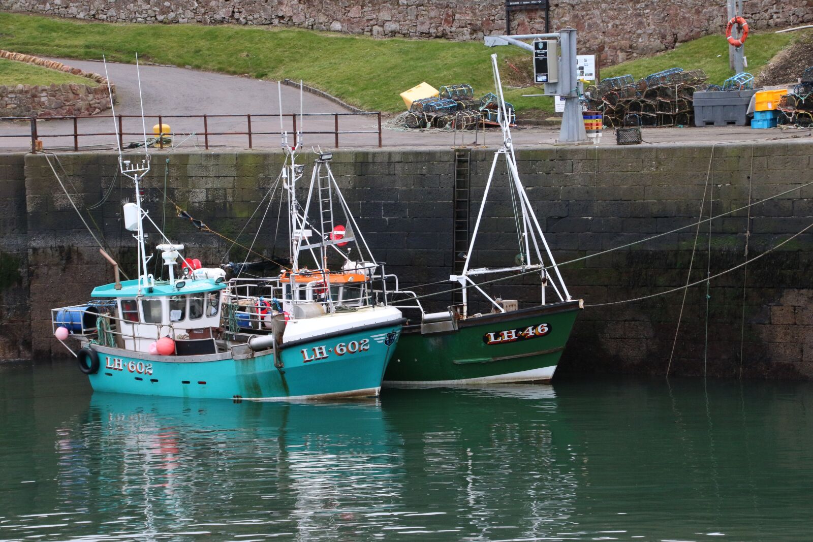 Canon EOS 70D sample photo. Boats, tide, sea photography