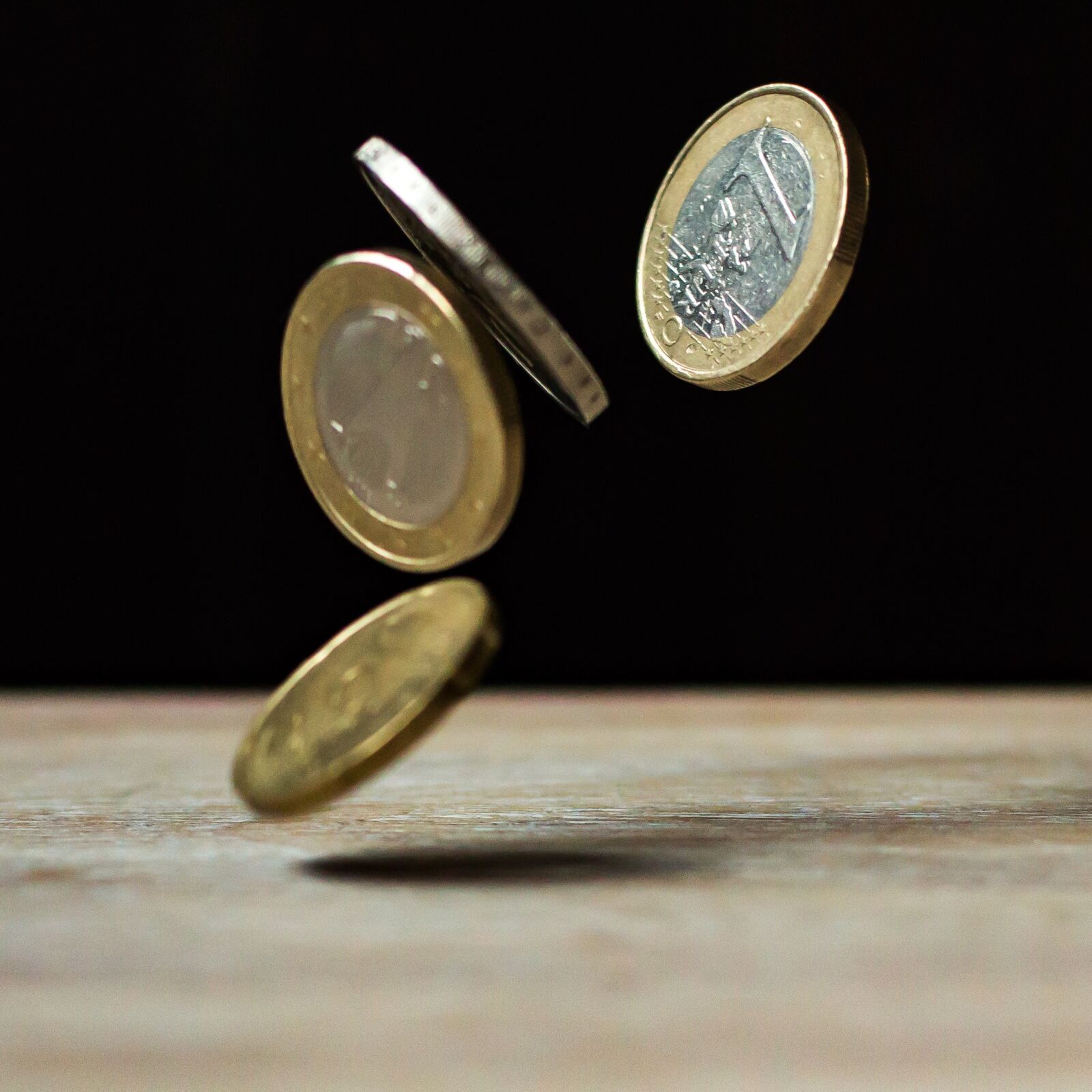 Canon EOS 70D + Canon EF 50mm F1.8 STM sample photo. Euro, fall, money photography