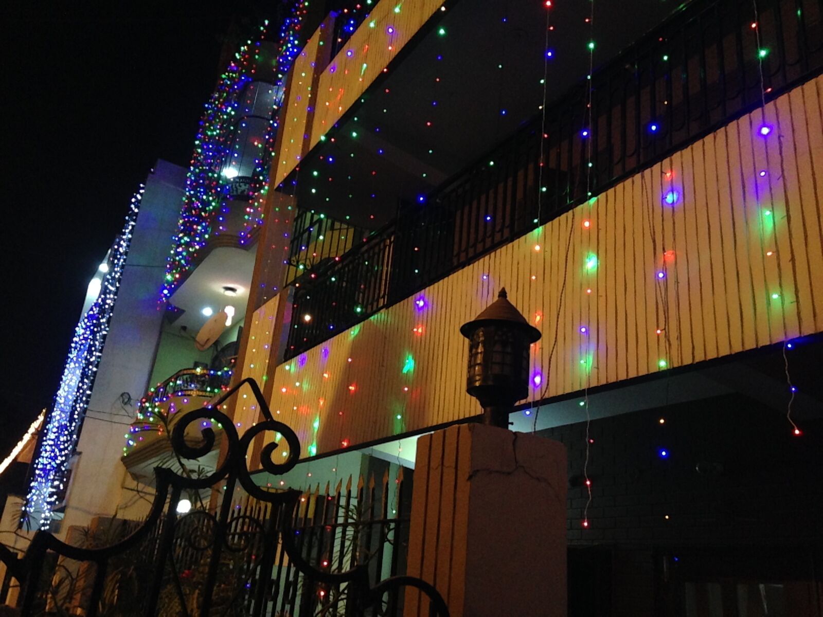 iPhone 5c back camera 4.12mm f/2.4 sample photo. Diwali, lights photography