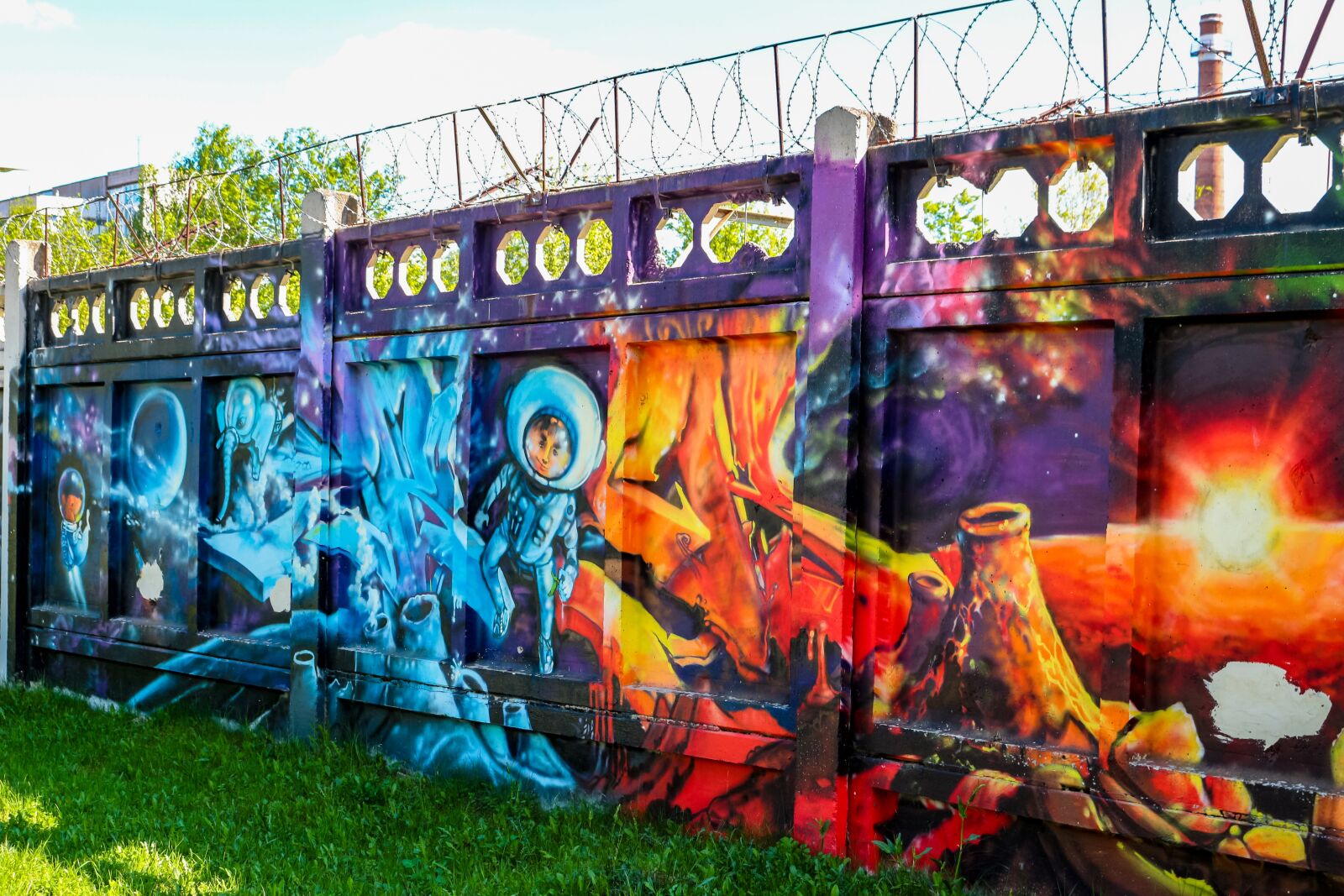 Canon EOS 100D (EOS Rebel SL1 / EOS Kiss X7) sample photo. Graffiti, figure, art photography