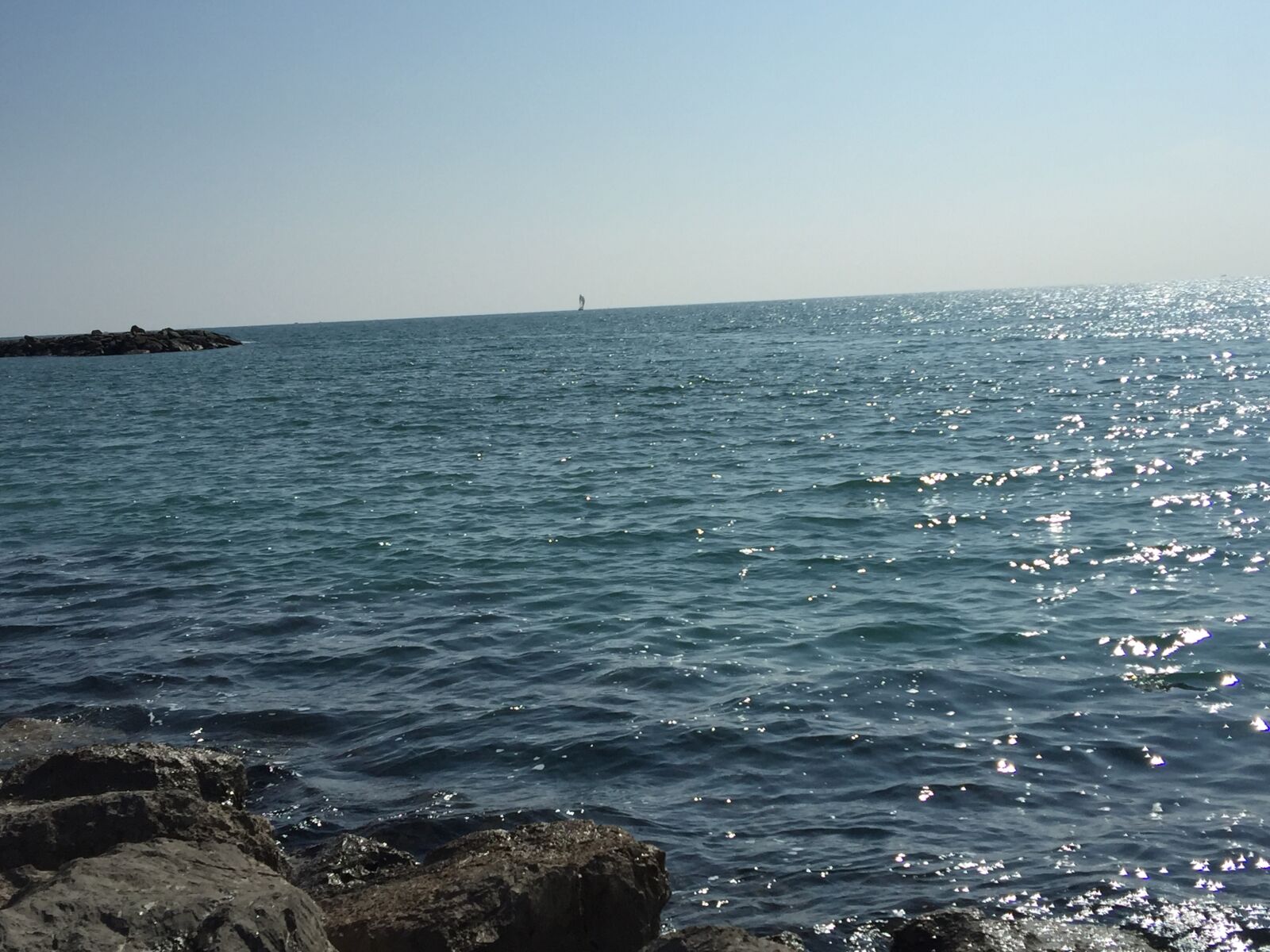 iPhone 6 Plus back camera 4.15mm f/2.2 sample photo. Palavas, mer, voilier photography