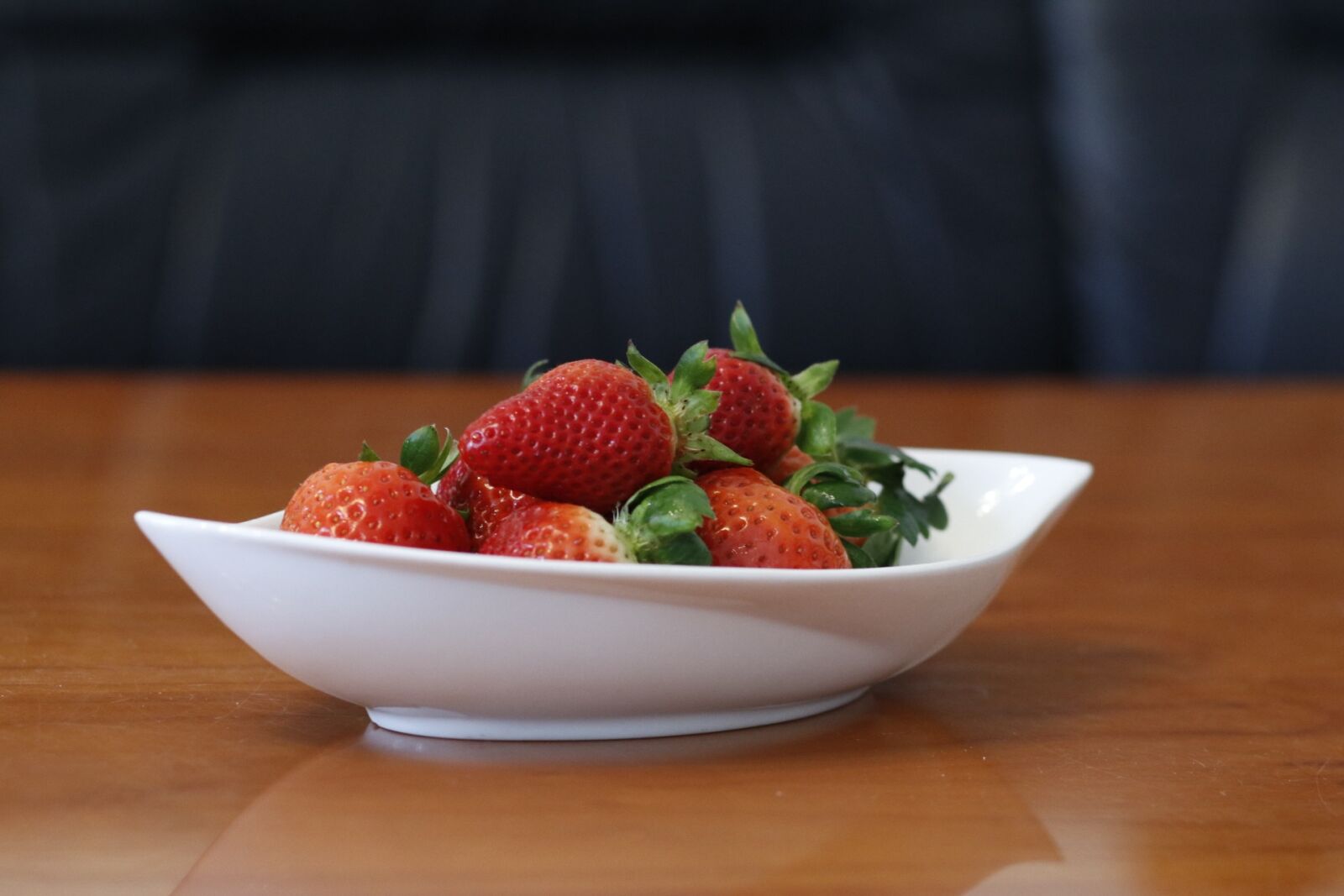 Canon EOS 80D + Canon EF 85mm F1.8 USM sample photo. Food, strawberry, fruit photography