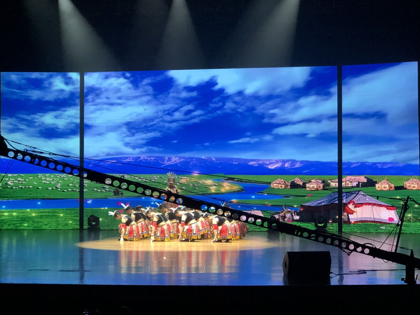 iPhone 8 Plus back dual camera 6.6mm f/2.8 sample photo. Hd led screen, photographic photography