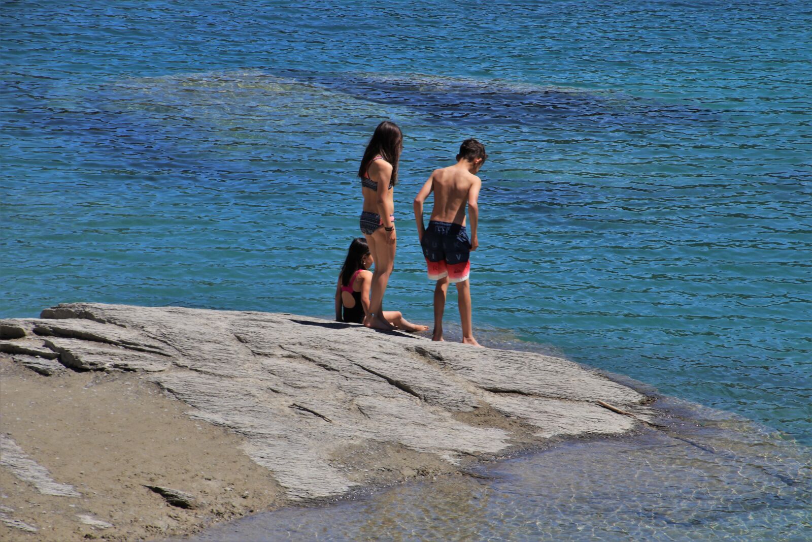 Canon EOS 80D sample photo. Beach, rock, water photography