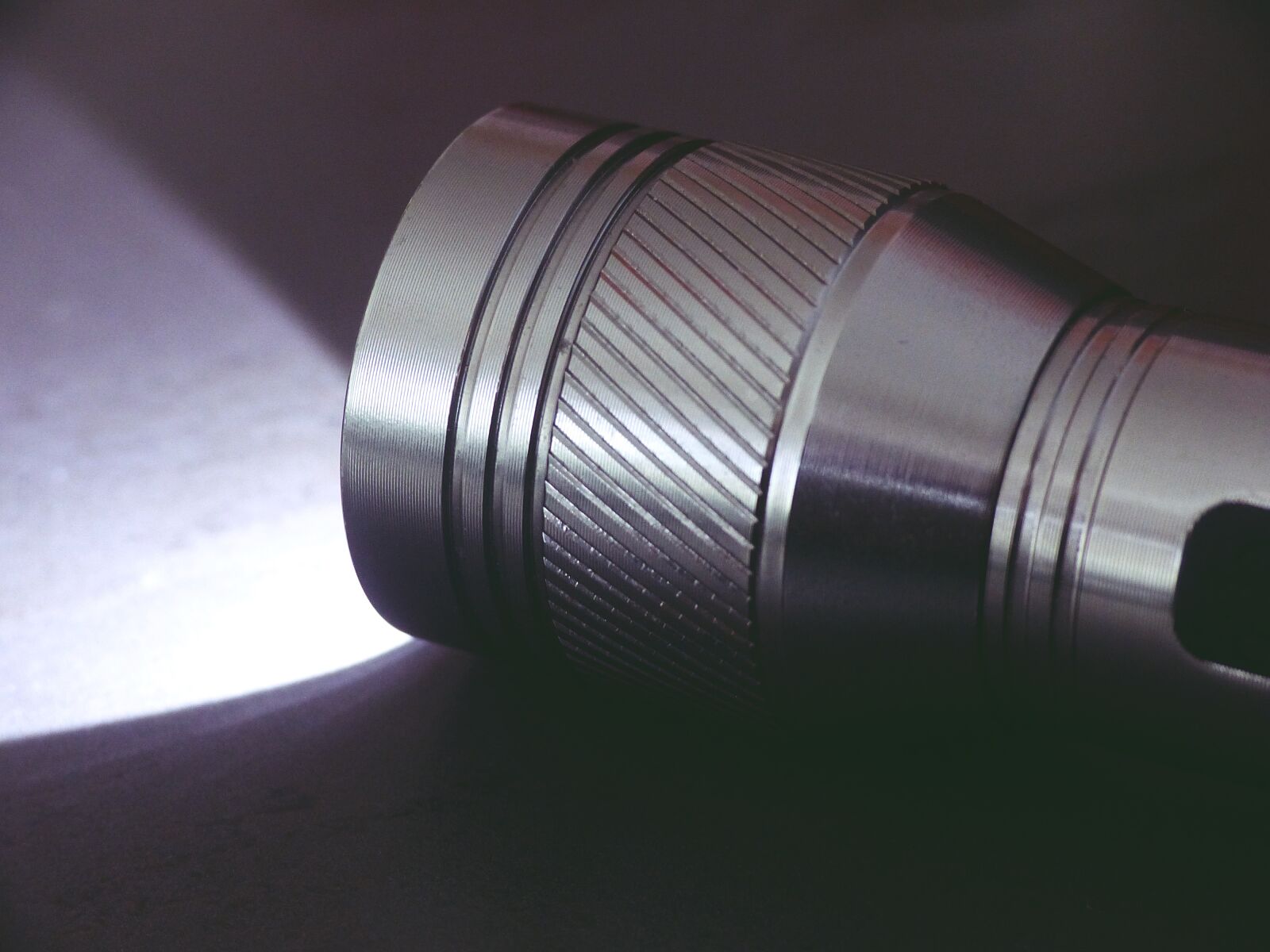 Panasonic Lumix DMC-FZ200 sample photo. Flashlight, light, dark photography