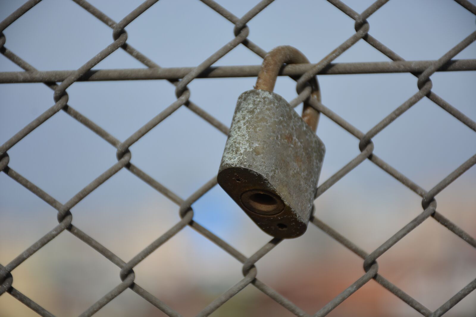 Nikon D7100 sample photo. Key, locker, closed photography