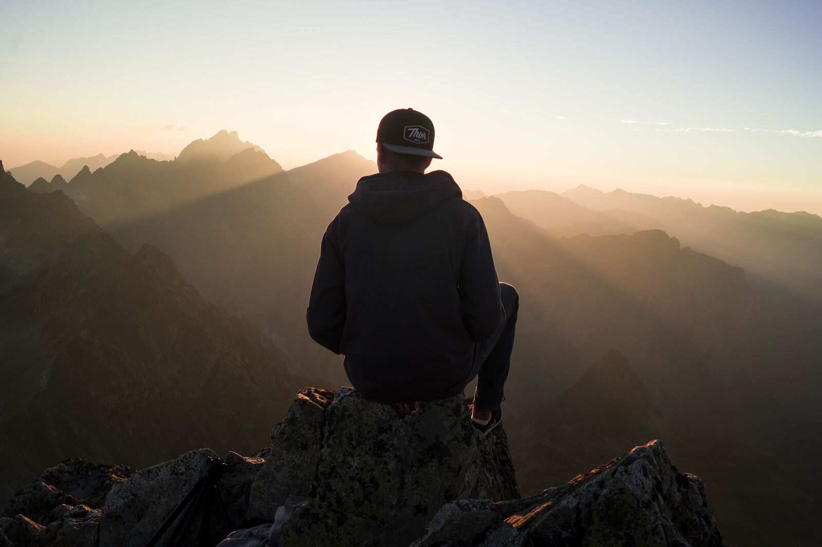 Sony DT 18-55mm F3.5-5.6 SAM II sample photo. Mountains, nature, sunset, summer photography
