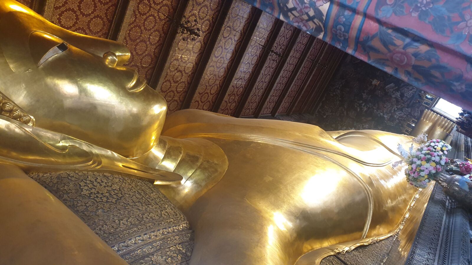 Samsung Galaxy S9+ sample photo. Buddha, large, reclined photography