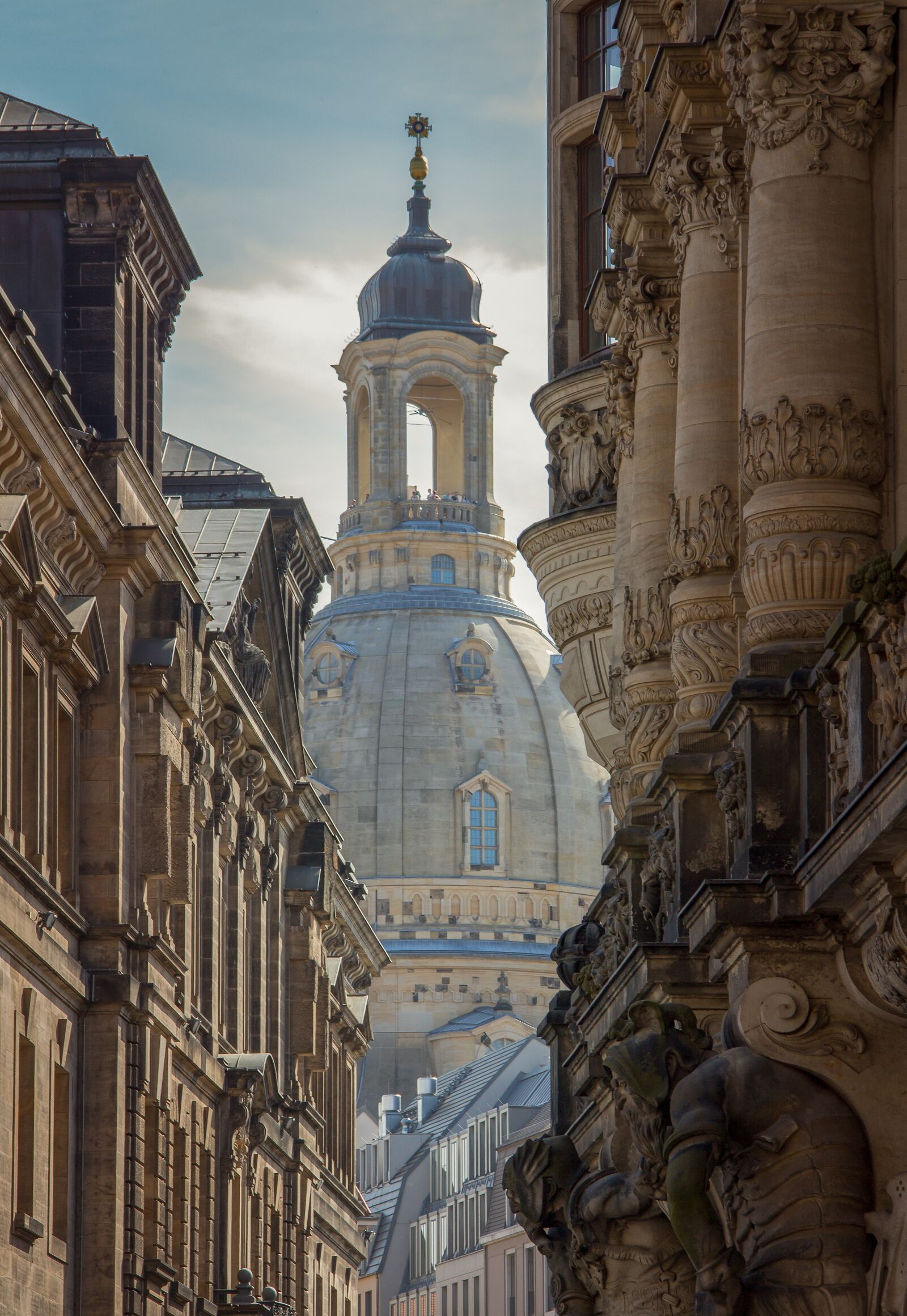 Canon EF-S 18-135mm F3.5-5.6 IS sample photo. Frauenkirche, dresden, architecture photography
