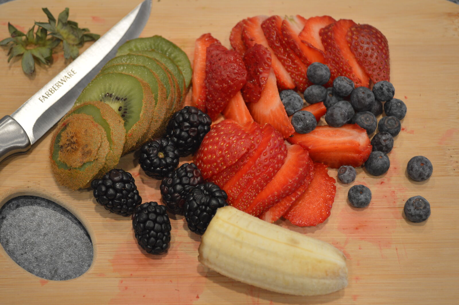 Nikon D3200 sample photo. Bannana, berries, blackberries, blueberries photography