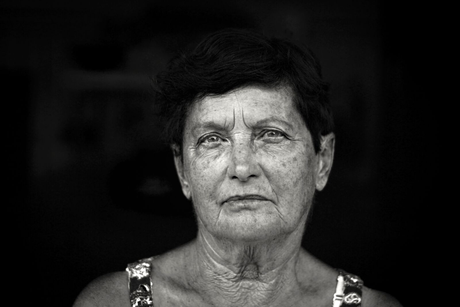 Canon EOS 100D (EOS Rebel SL1 / EOS Kiss X7) + Canon EF 50mm F1.8 STM sample photo. Senior, wrinkles, life photography