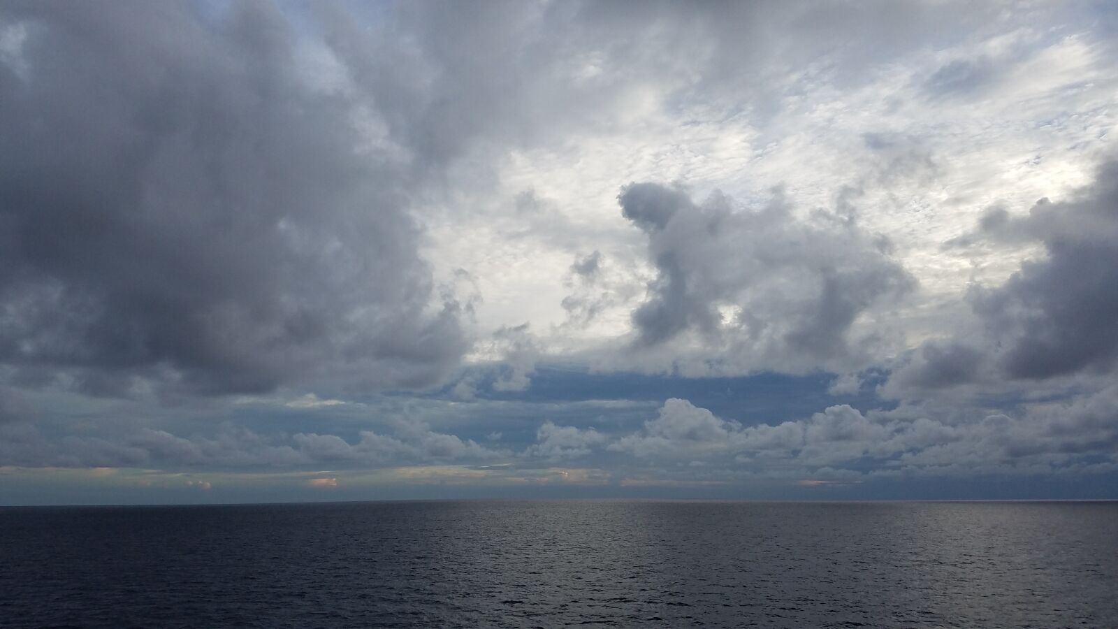 Samsung Galaxy S7 Edge sample photo. Sky, clouds, ocean photography