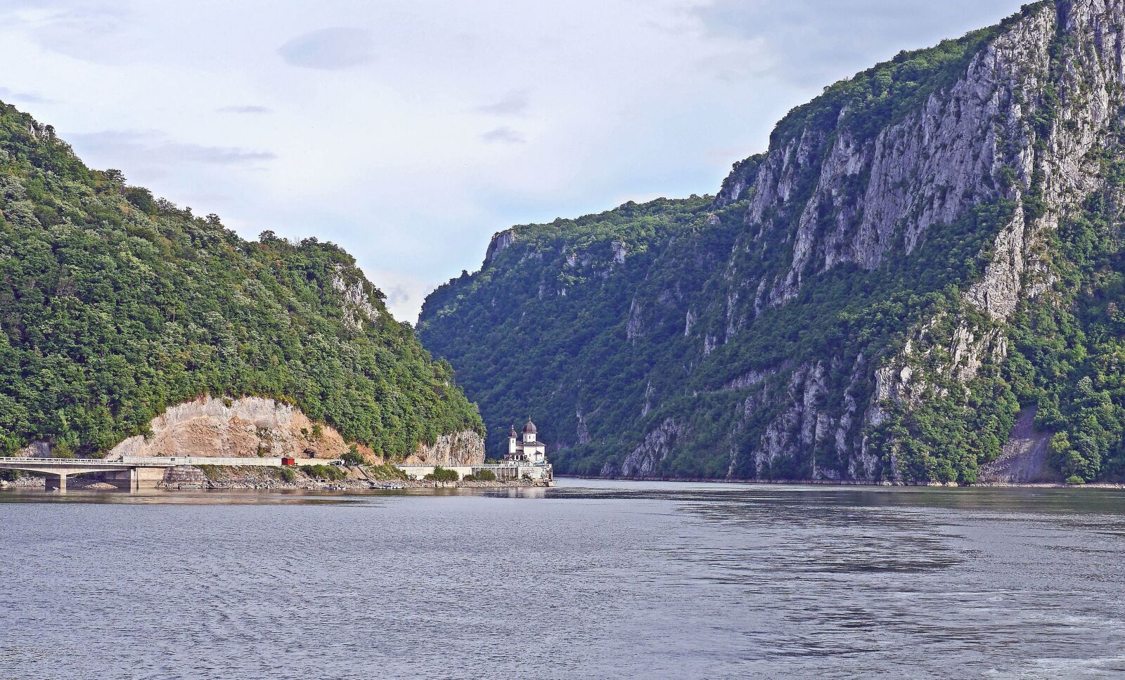 Panasonic Lumix DMC-GH3 sample photo. River, cliff, mountain, water photography