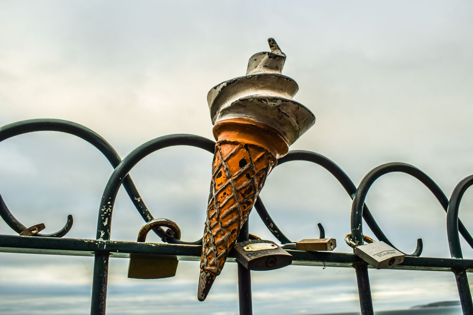 Nikon D3300 sample photo. Banister, baluster, beach photography