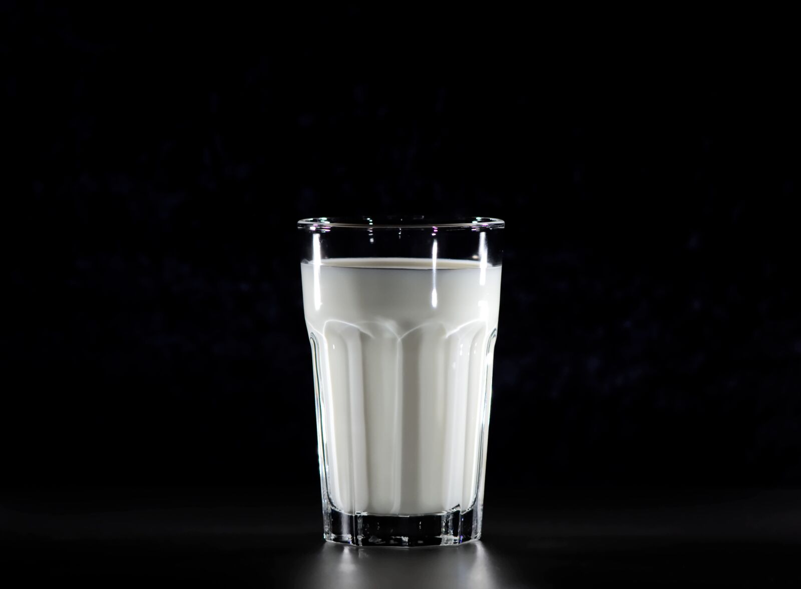 Nikon D7200 sample photo. Glass, milk, healthy photography