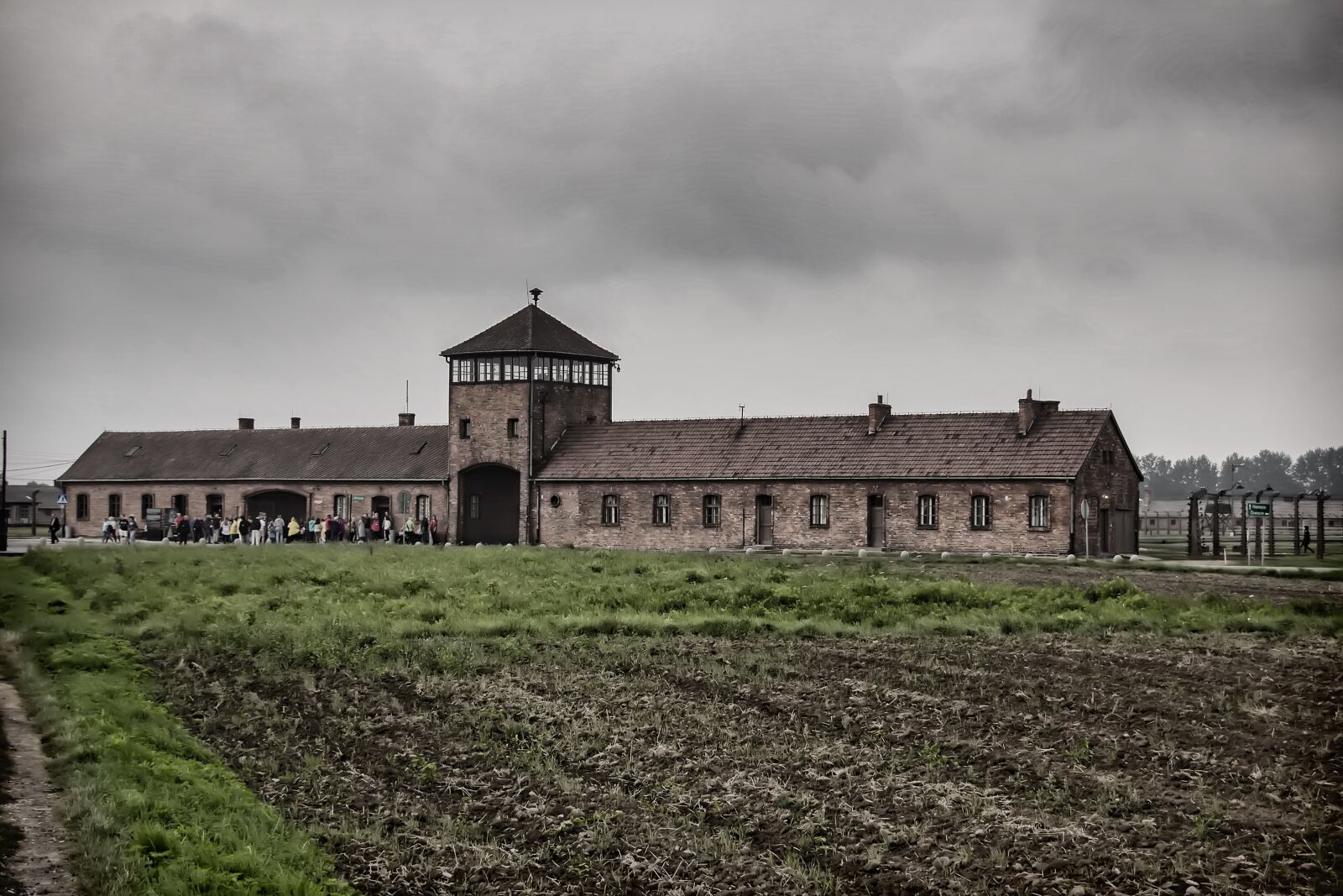 Canon EOS 600D (Rebel EOS T3i / EOS Kiss X5) sample photo. Auschwitz 2, brezinka, auschwitz photography