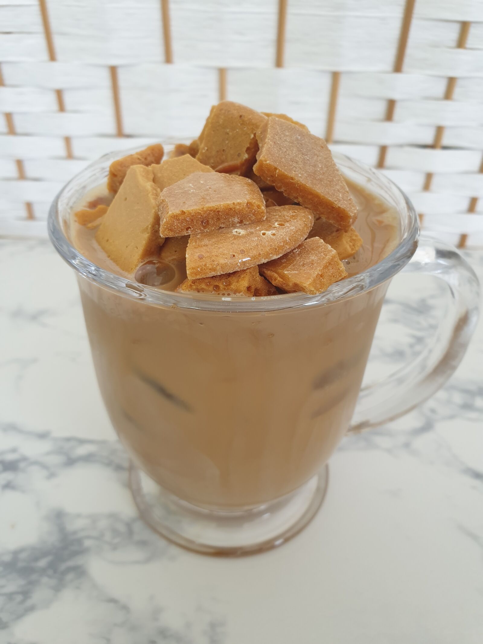 Samsung Galaxy Note9 sample photo. Month and or, coffee photography