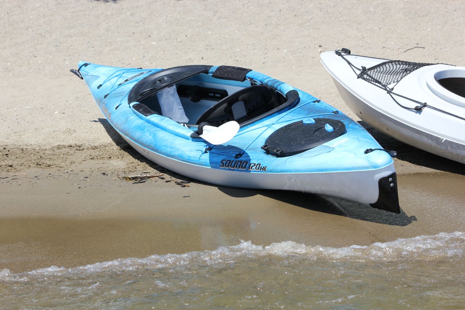 Canon EOS 550D (EOS Rebel T2i / EOS Kiss X4) sample photo. Kayak, lake, summer photography