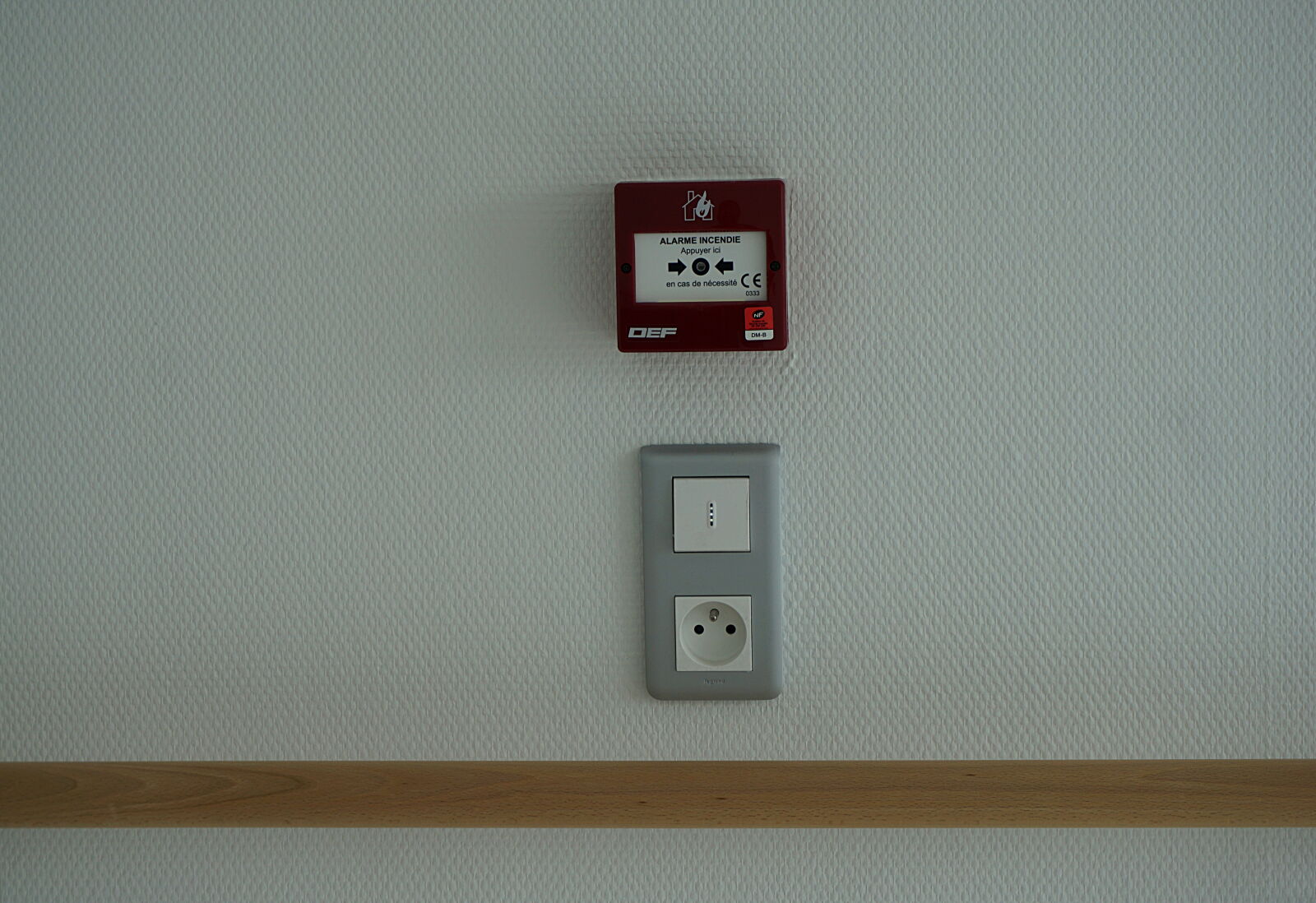 Sony a6000 sample photo. Alarme, feu, incendie, securite photography