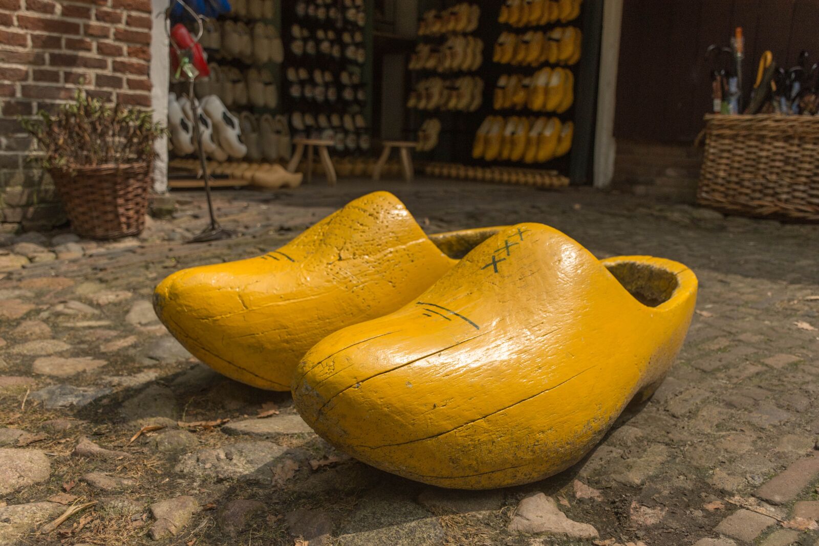 Nikon D7200 sample photo. No person, clogs, wooden photography