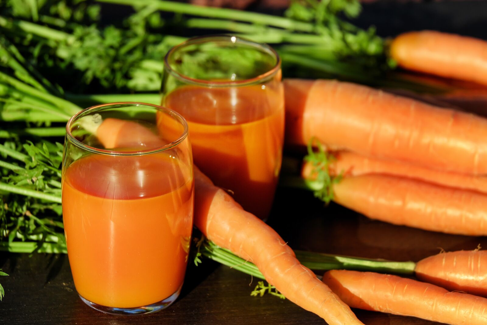 Fujifilm X-T10 + Fujifilm XC 50-230mm F4.5-6.7 OIS sample photo. Carrot juice, juice, carrots photography
