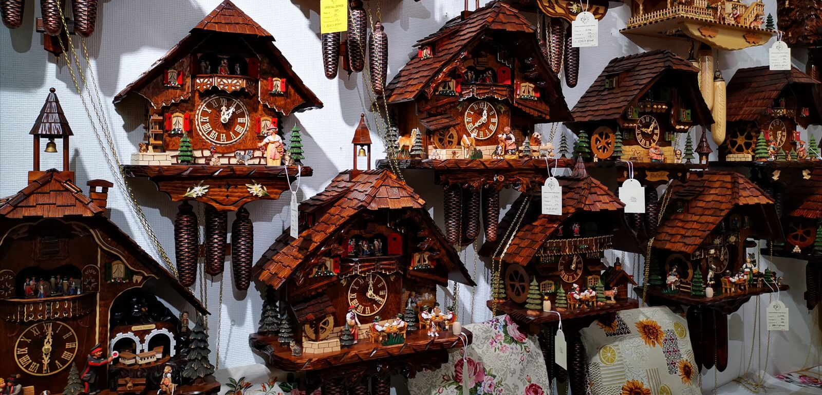 HUAWEI HMA-L29 sample photo. Black forest, cuckoo clocks photography