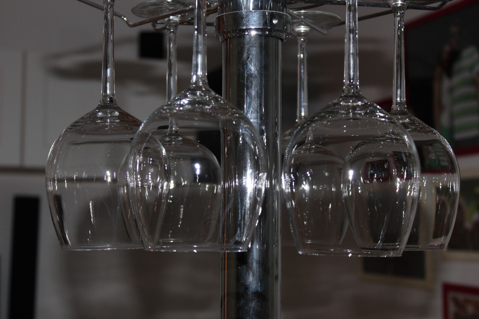 Canon EOS 600D (Rebel EOS T3i / EOS Kiss X5) sample photo. Wine glasses, bar, glass photography