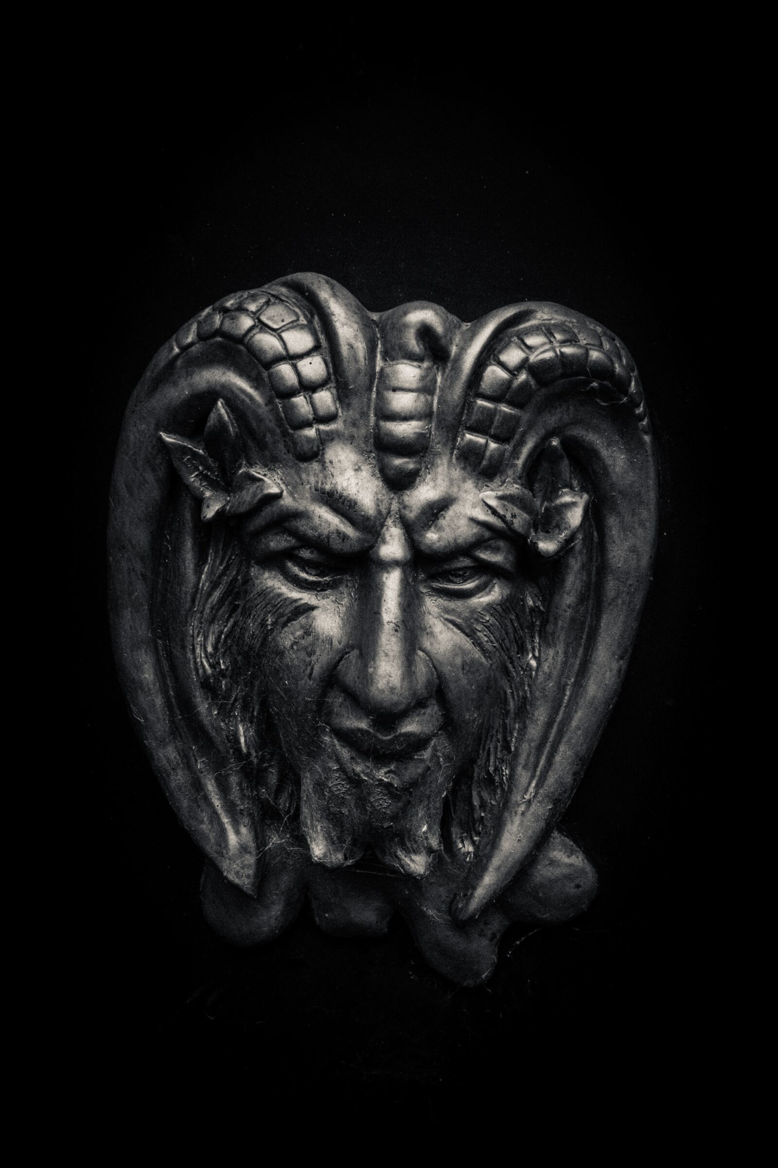 Canon EF-S 17-85mm F4-5.6 IS USM sample photo. Devil, horns, demon photography