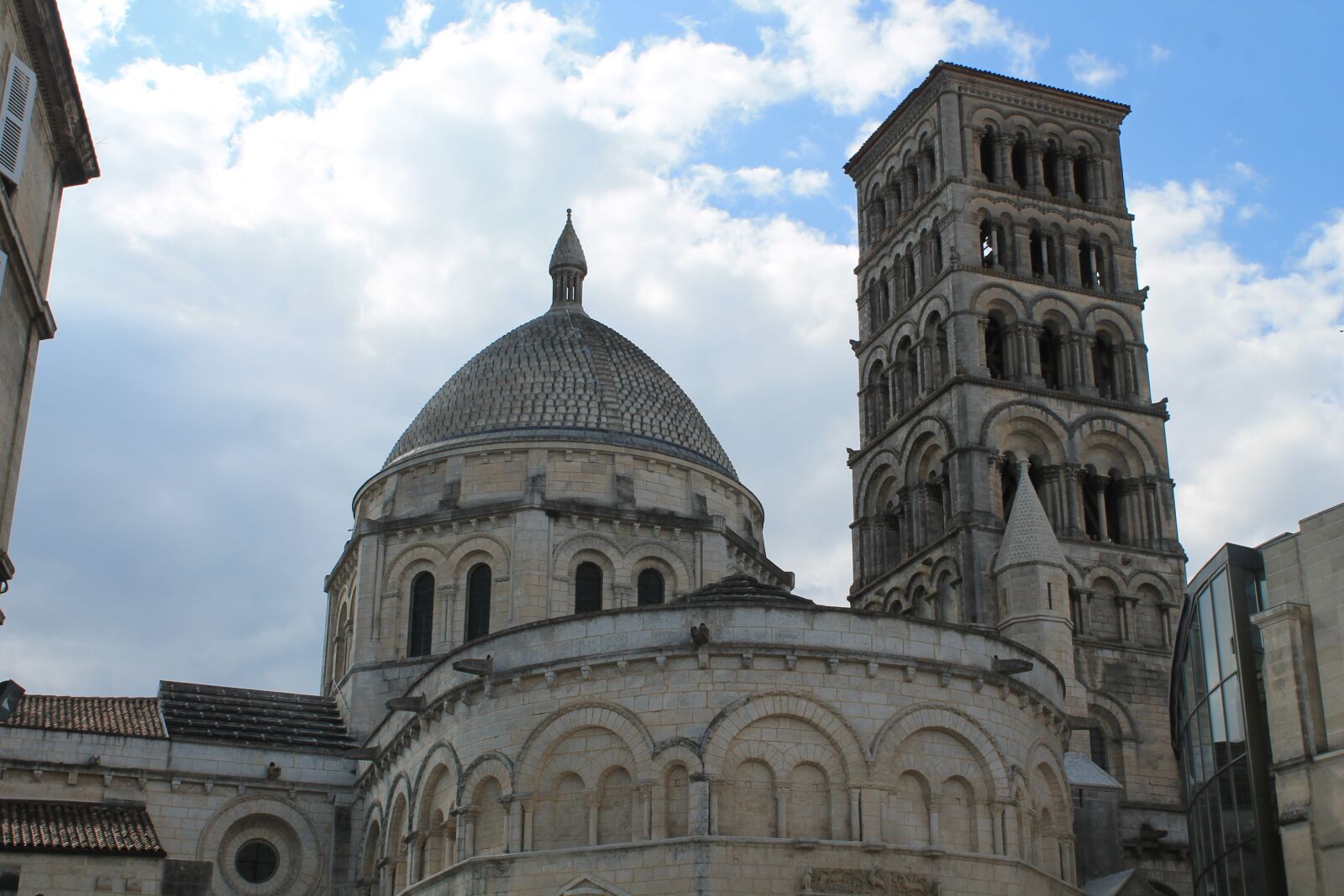 Canon EOS 1100D (EOS Rebel T3 / EOS Kiss X50) sample photo. Saint pierre cathedral, angoul photography
