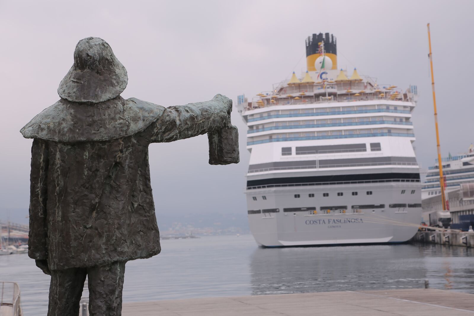 Canon EF 24-105mm F4L IS USM sample photo. Ship, sea, porto photography