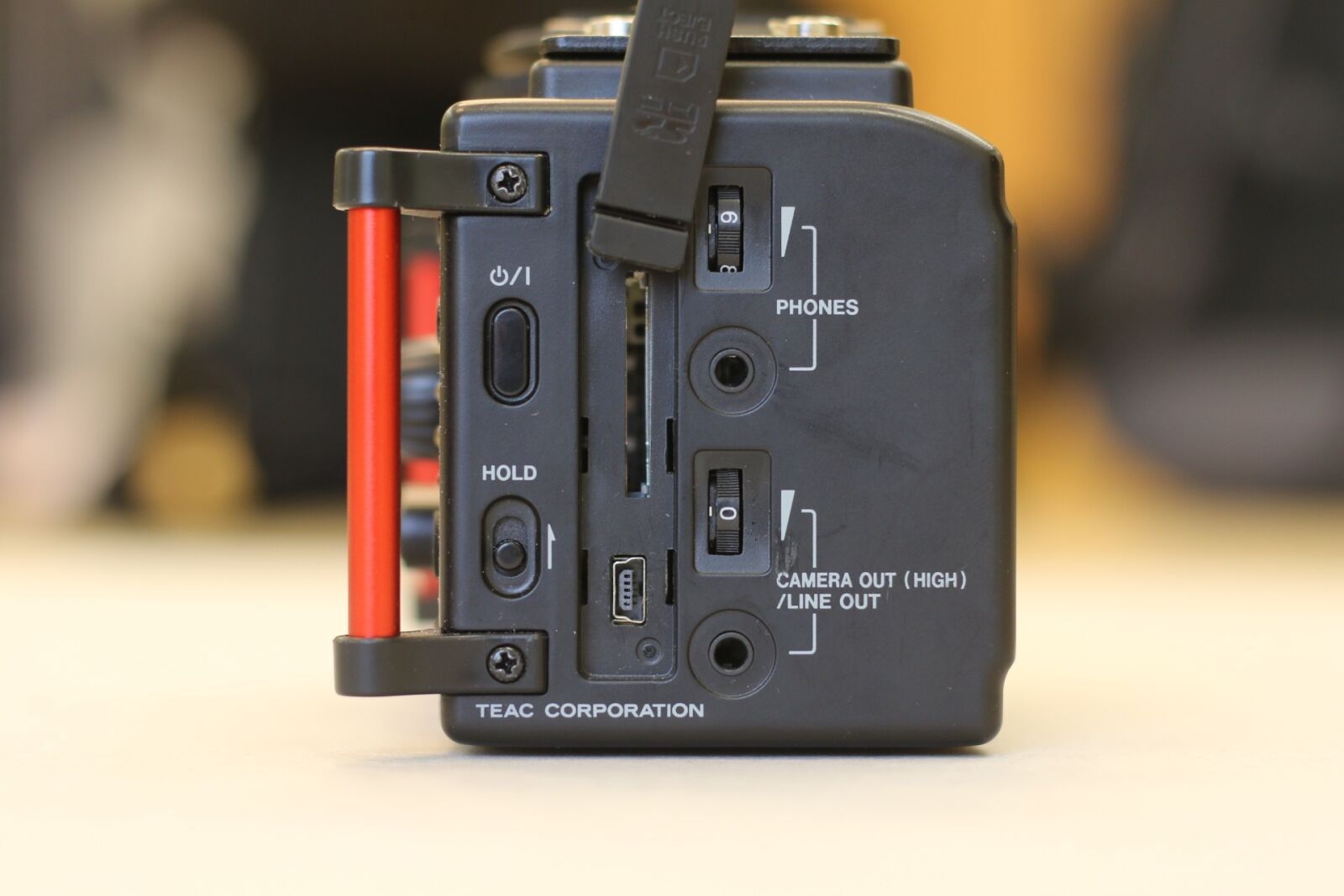 Canon EOS 70D + Canon EF 50mm F1.8 STM sample photo. Tascam dr-60d, audio recorder photography