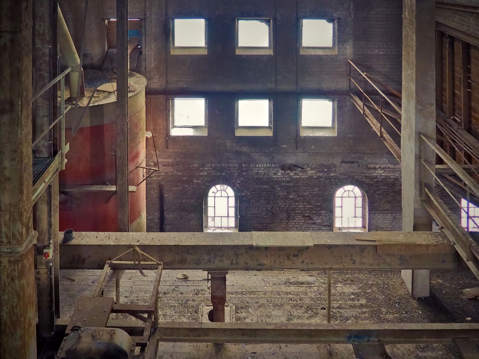 Olympus OM-D E-M10 sample photo. Lost places, warehouse, stock photography