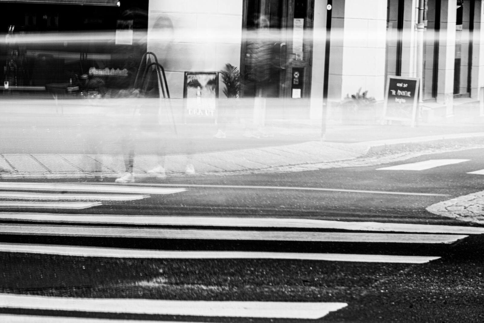 Canon EOS R sample photo. Street, pedestrian crossing, road photography