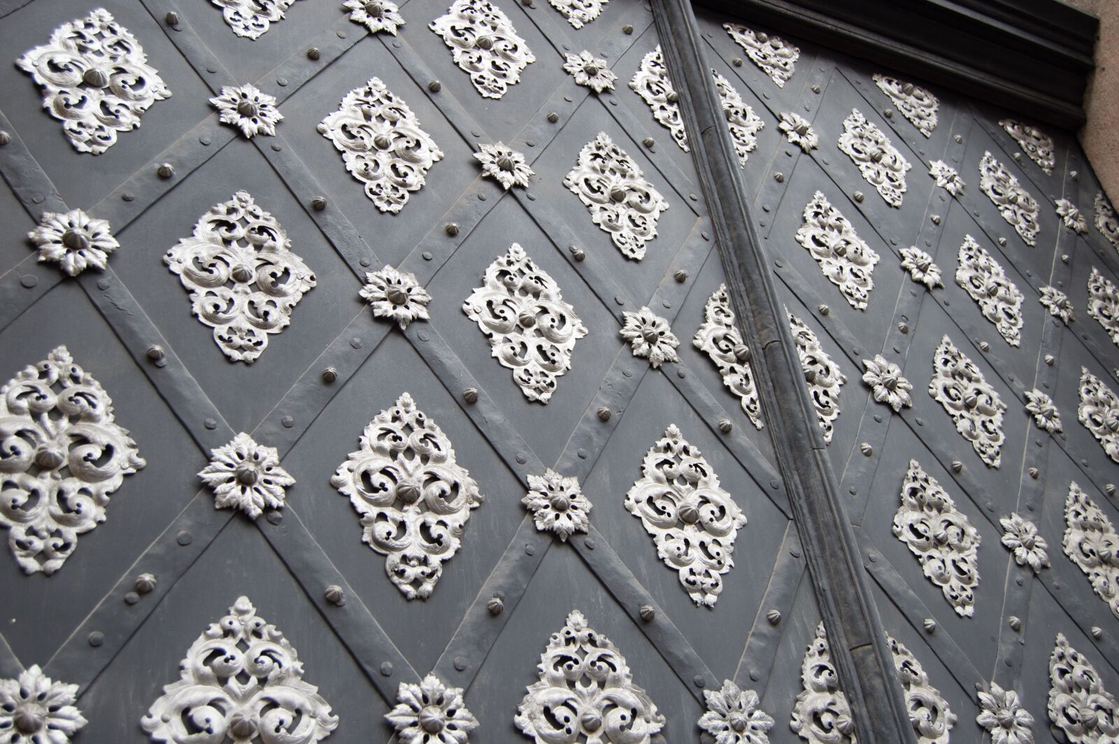Nikon D3200 sample photo. Door, ornament photography