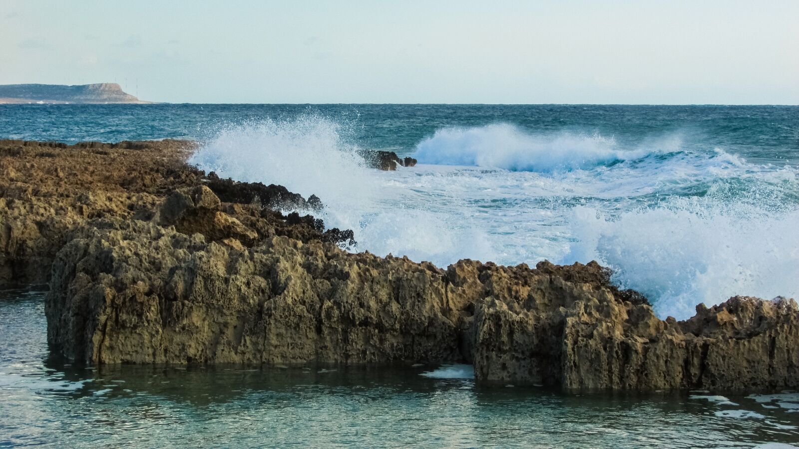 Canon PowerShot SX400 IS sample photo. Waves, crashing, power photography