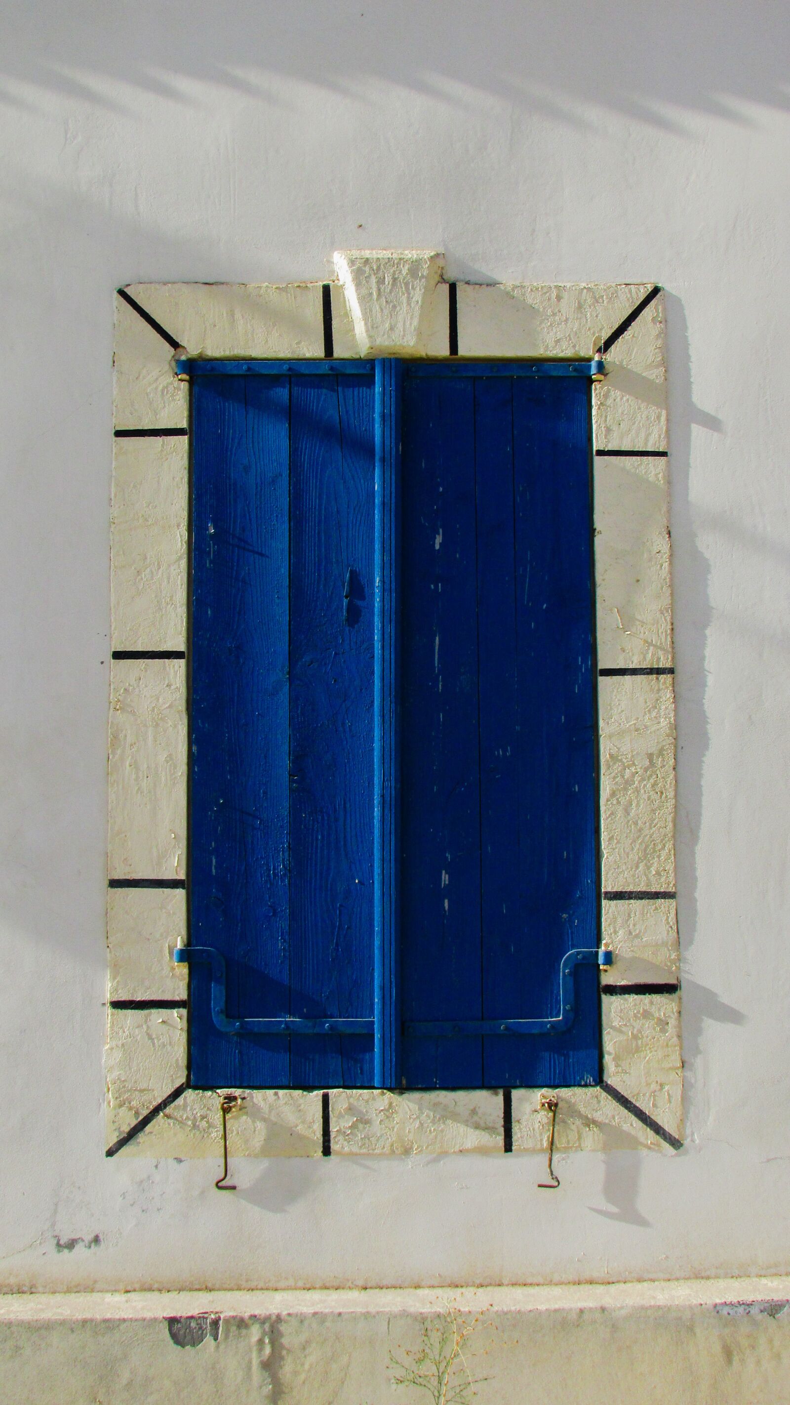 Canon PowerShot SX400 IS sample photo. Window, wooden, old photography