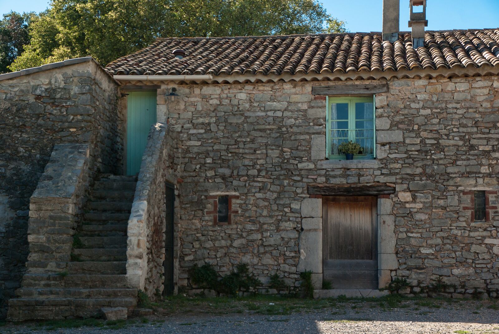 Pentax K10D sample photo. Farm, old house, old photography
