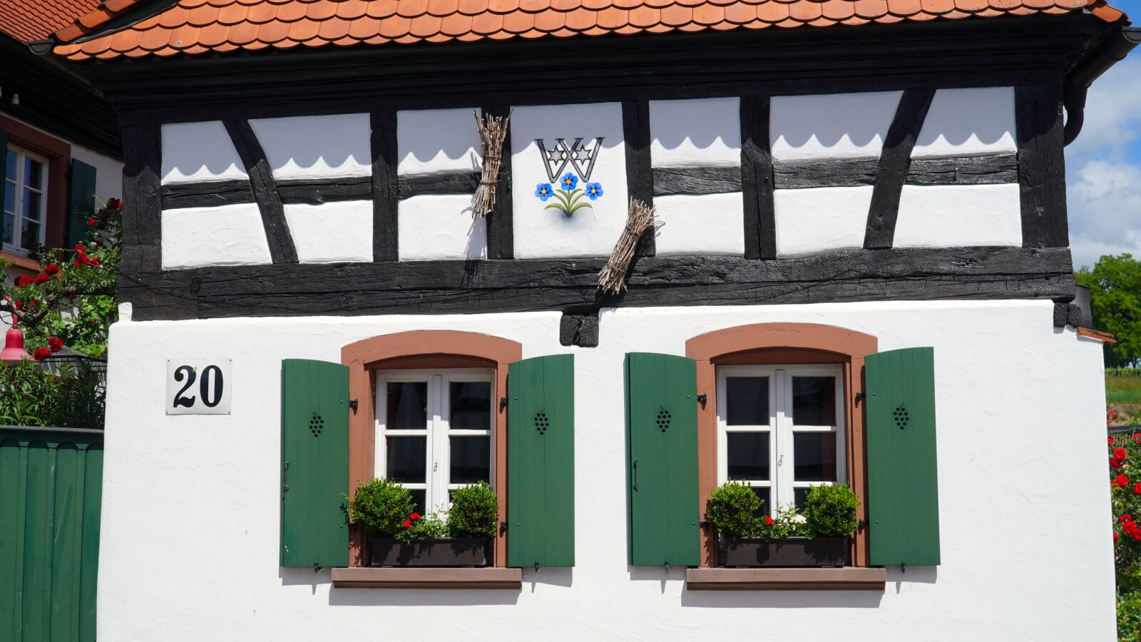 Sony E PZ 18-105mm F4 G OSS sample photo. Fachwerkhaus, truss, window photography