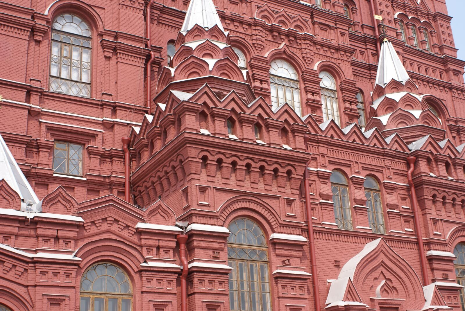 Sony Alpha DSLR-A100 sample photo. Russian architecture, museum, red photography