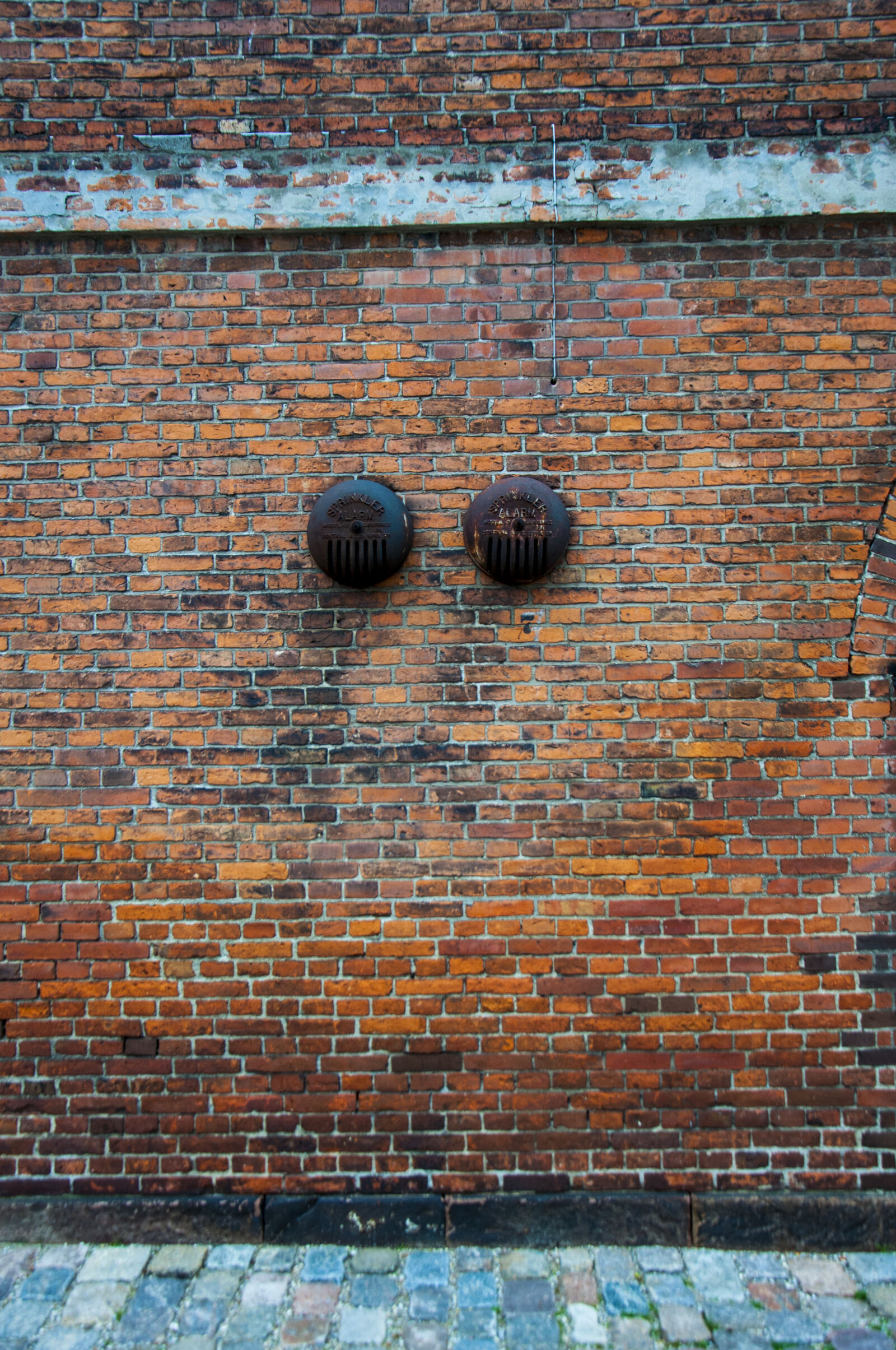 Nikon D90 sample photo. Bricks, copenhagen, fire, alarm photography
