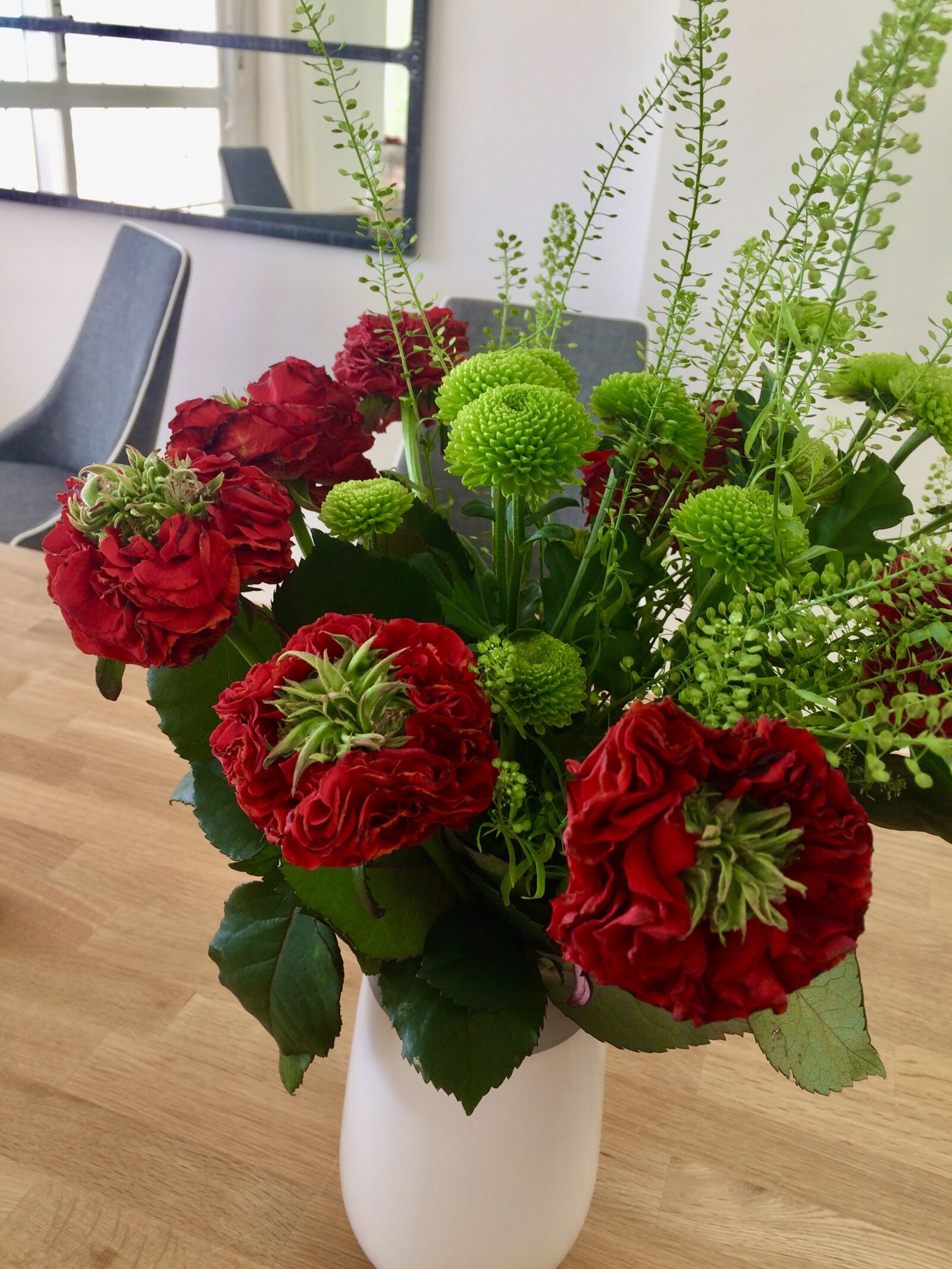 iPhone 5s back camera 4.15mm f/2.2 sample photo. Folres, plants, decoration photography