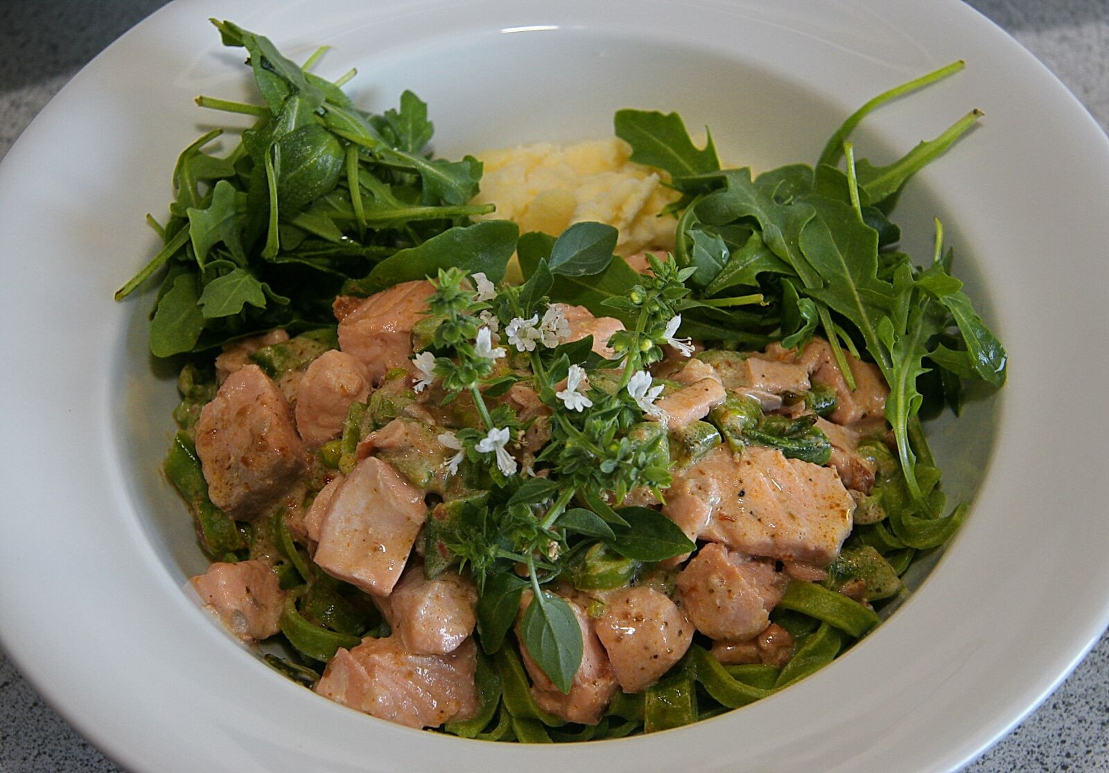 Canon EOS 20D sample photo. Salmon, rocket, pasta photography